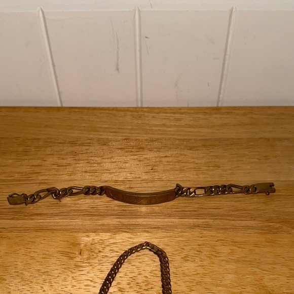 Gold Pendant Necklace and Bracelet Set - Picture 12 of 13